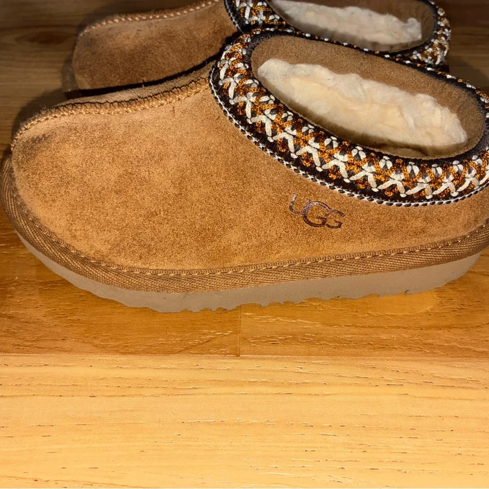 UGG tan suede